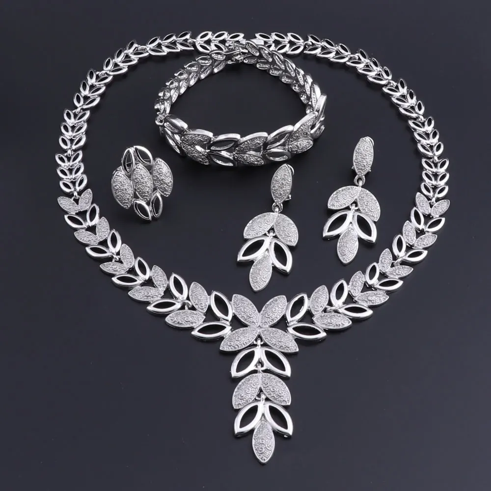 OEOEOS Dubai Wedding Jewelry Sets For Brides Vintage African Costume Jewerly Set Silver Plated Nigerian Women Necklace Set
OEOEOS Dubai Wedding Jewelry Sets For Brides Vintage African Costume Jewerly Set Silver Plated Nigerian Women Necklace Set