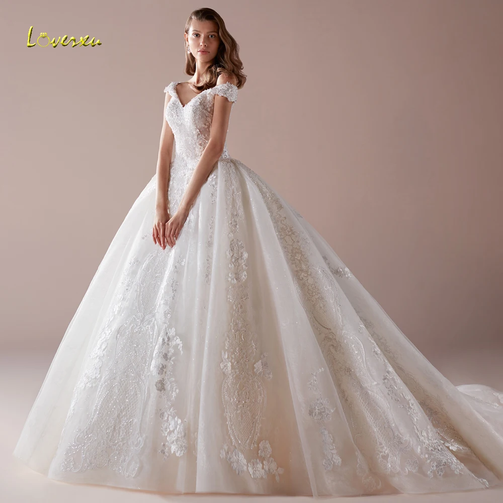 Loverxu Sexy Backless Cap Sleeve Lace Vintage Wedding Dresses 2023 V Neck Appliques Beaded Court Train A Line Bridal Gowns
Loverxu Sexy Backless Cap Sleeve Lace Vintage Wedding Dresses 2023 V Neck Appliques Beaded Court Train A Line Bridal Gowns