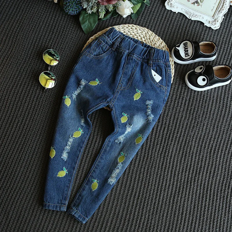 Spring Kids Denim trousers 2018 Fashion Girls Fruit Embroidery Jeans Children's clothing 2-6 Year
Spring Kids Denim trousers 2018 Fashion Girls Fruit Embroidery Jeans Children's clothing 2-6 Year