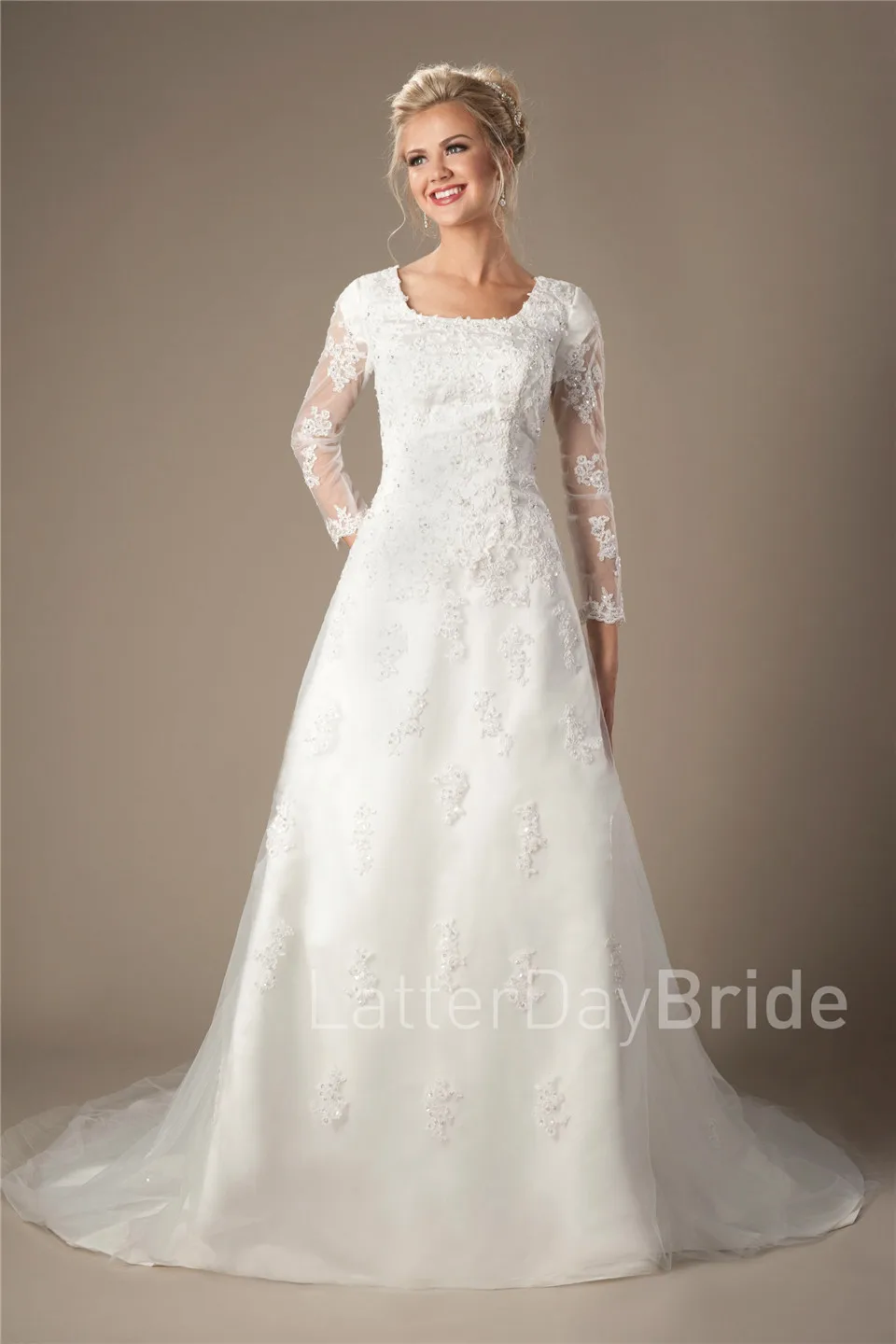Lace Tulle Modest Wedding Dresses With Long Illusion Sleeves Square Neck Beaded Lace Appliques A-line Vintage Wedding Gown
Lace Tulle Modest Wedding Dresses With Long Illusion Sleeves Square Neck Beaded Lace Appliques A-line Vintage Wedding Gown