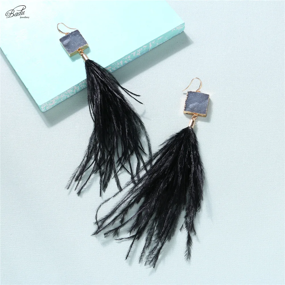 Badu Dangle Earring for Women Long Ostrich Feather Earrings Geometric Triangle Drop Bohemian Fashion 2018 Holiday Jewelry
Badu Dangle Earring for Women Long Ostrich Feather Earrings Geometric Triangle Drop Bohemian Fashion 2018 Holiday Jewelry