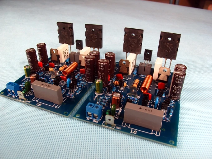 DC + - 30-40V L6 80W+80W 8 Ohms 1943 5200 Full symmetry amplifier board 76MM * 98MM
DC + - 30-40V L6 80W+80W 8 Ohms 1943 5200 Full symmetry amplifier board 76MM * 98MM