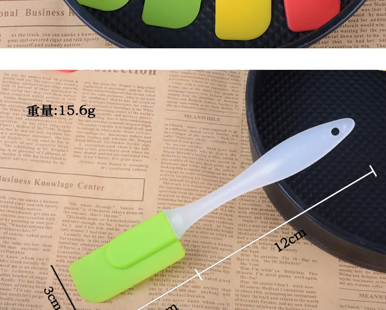 Small size 19cm translucent butter scraper Food grade silicone cream cake jam spatula Multi-purpose baking tools
Small size 19cm translucent butter scraper Food grade silicone cream cake jam spatula Multi-purpose baking tools