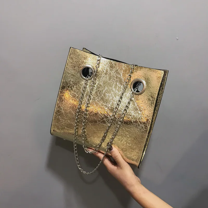 Shoulder bag female 2018 new shoulder Messenger bag ladies popular oblique chain large capacity simple and simple handbag NB040
Shoulder bag female 2018 new shoulder Messenger bag ladies popular oblique chain large capacity simple and simple handbag NB040