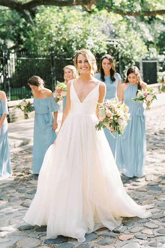BRITNRY Simple V Neck Backless Sexy Organza A Line Plus Size Beach Wedding Dress
BRITNRY Simple V Neck Backless Sexy Organza A Line Plus Size Beach Wedding Dress