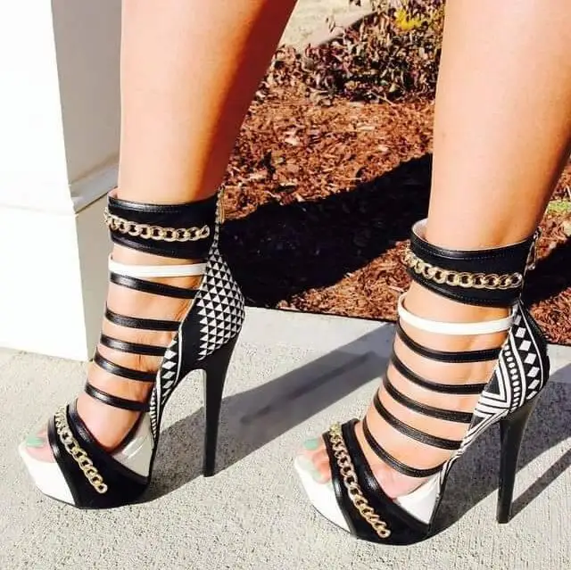 New Designer Black White Geometric High Platform Pumps Peep Toe Chain Decor Cut-out Cross Strap Size 45 Womens High Heel Shoes
New Designer Black White Geometric High Platform Pumps Peep Toe Chain Decor Cut-out Cross Strap Size 45 Womens High Heel Shoes