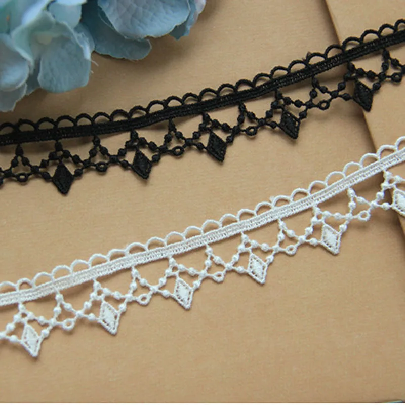 15Yards Elegent DIY Polyester Water Soluble Venice Embroidery Lace Trim White Black Fringe Lace Applique
15Yards Elegent DIY Polyester Water Soluble Venice Embroidery Lace Trim White Black Fringe Lace Applique