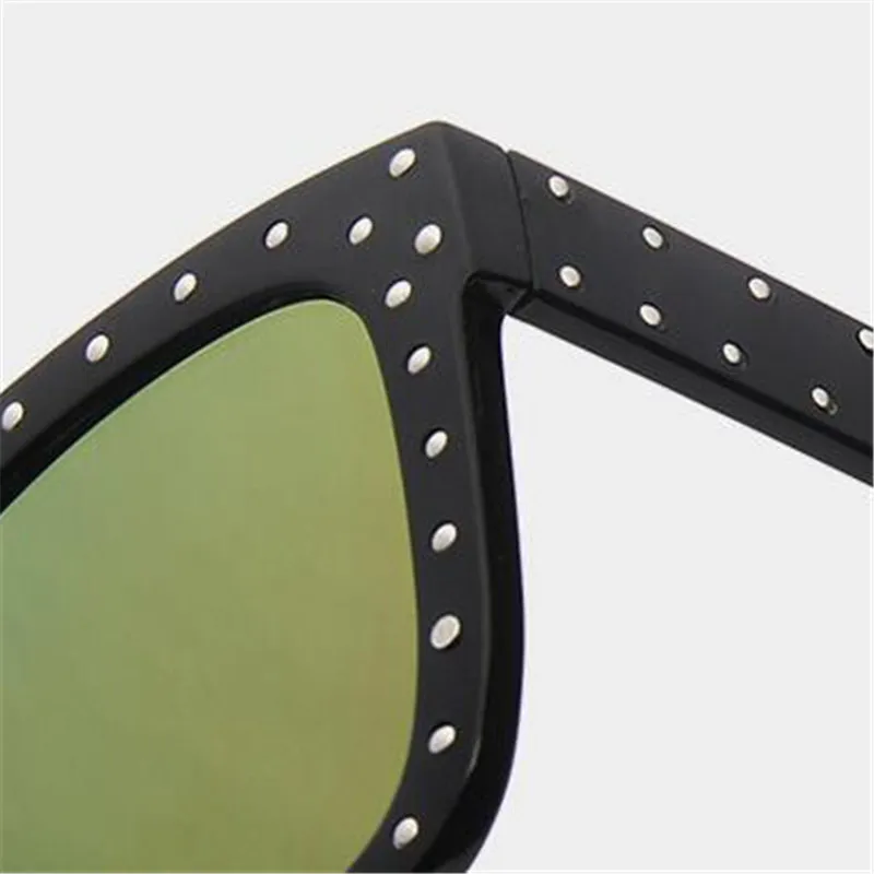 LeonLion 2021 Classic Large Frame Rivet Sunglasses Women Outdoor Shopping Sunglasses Brand Designer UV400 Oculos De Sol UV400
LeonLion 2021 Classic Large Frame Rivet Sunglasses Women Outdoor Shopping Sunglasses Brand Designer UV400 Oculos De Sol UV400