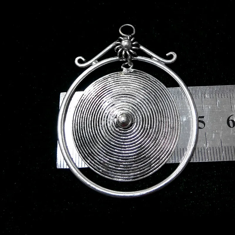 National wind handmade Miao silver round discoid tassel female personality exaggerated
National wind handmade Miao silver round discoid tassel female personality exaggerated