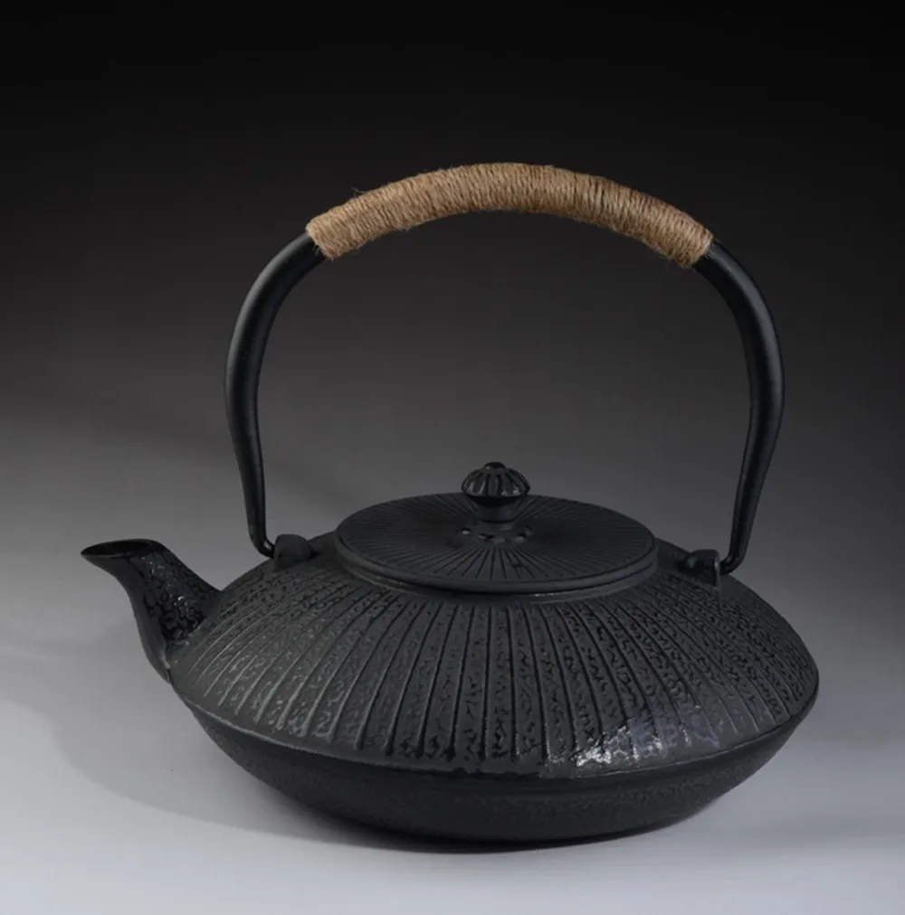 2019 Japanese Teapot Cast Iron Tea Pot Set Tetsubin Kettle 1200ml Kung Fu Chinese Kung Fu Boil Water Drinkware Tools Authentic
2019 Japanese Teapot Cast Iron Tea Pot Set Tetsubin Kettle 1200ml Kung Fu Chinese Kung Fu Boil Water Drinkware Tools Authentic
