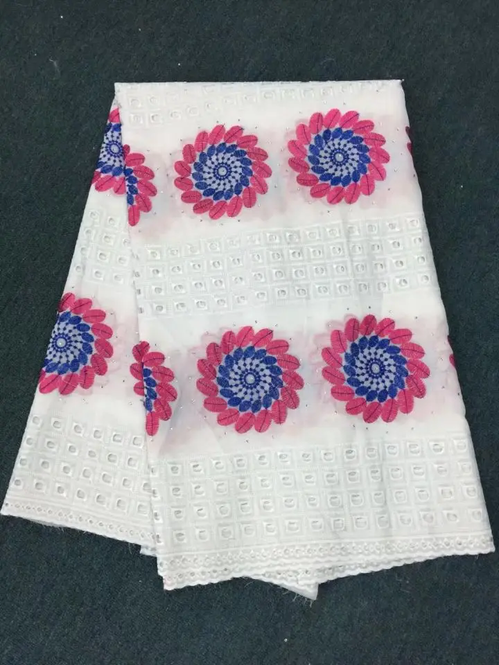 5 Yards/pc Wonderful white african cotton fabric with blue and fuchsia sun flower swiss voile lace embroidery for clothes BC12-4
5 Yards/pc Wonderful white african cotton fabric with blue and fuchsia sun flower swiss voile lace embroidery for clothes BC12-4