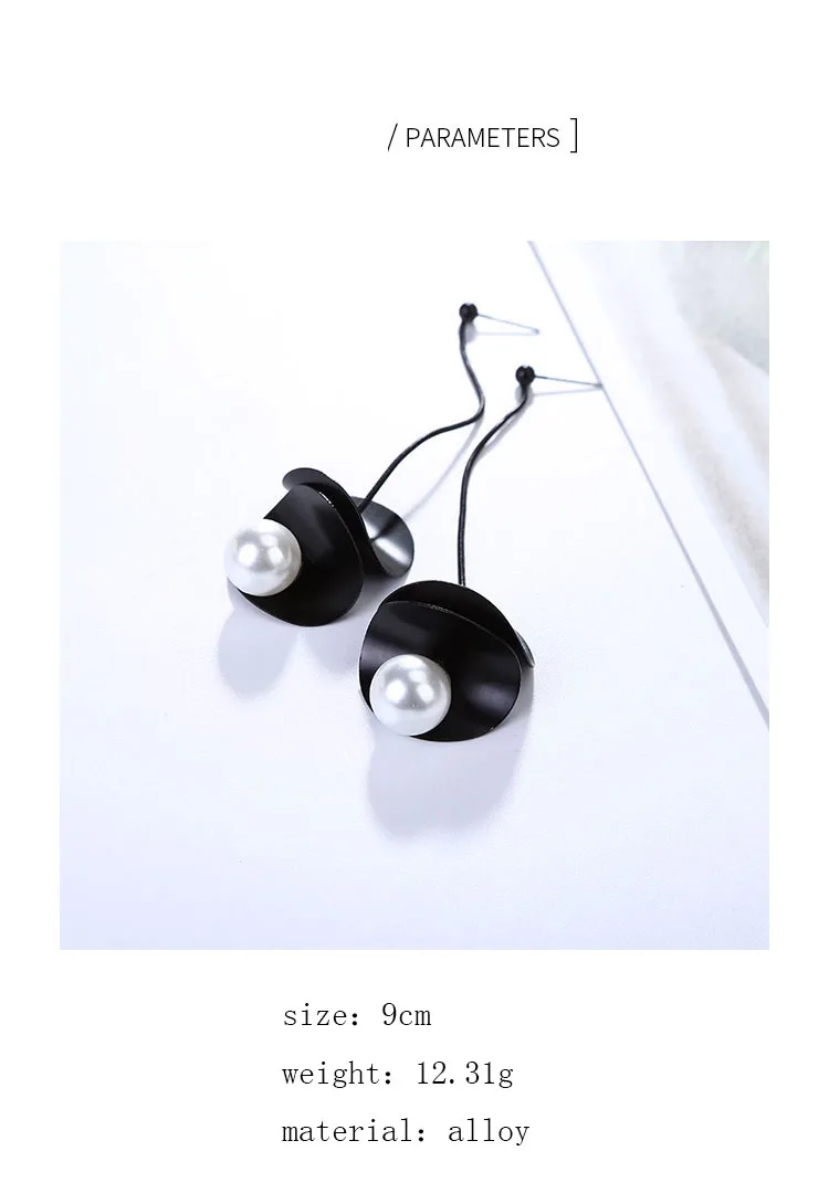 Two Black Spiral Discs White Artificial Pearls Long Chains Alloy Women Dangle Drop Earrings
Two Black Spiral Discs White Artificial Pearls Long Chains Alloy Women Dangle Drop Earrings