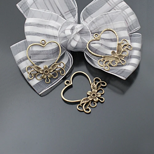 (31520)20PCS Zinc Alloy Heart Shape with Flower Earrings Connector Charms Diy Jewelry Findings Accessories wholesale
(31520)20PCS Zinc Alloy Heart Shape with Flower Earrings Connector Charms Diy Jewelry Findings Accessories wholesale