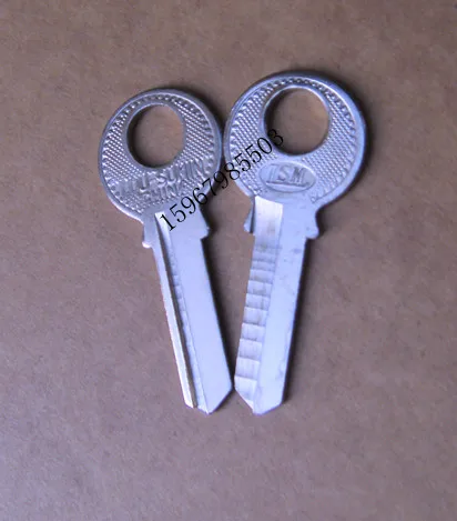 SSDQ01414 full 300 yuan nationwide shipping 1 inch 2 small tricyclic right bath padlock keys embryo wholesale
SSDQ01414 full 300 yuan nationwide shipping 1 inch 2 small tricyclic right bath padlock keys embryo wholesale