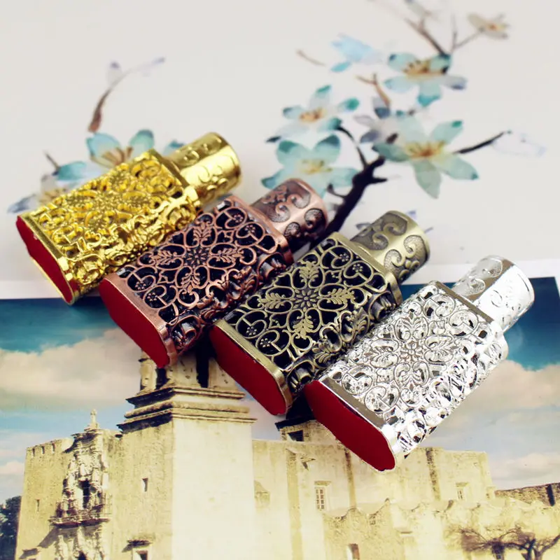 100pcs/lot 3ml Antiqued Metal Perfume Bottle Royal Arab Style Essential Oils Bottle Retro Alloy Glass Bottle Wedding Decoration
100pcs/lot 3ml Antiqued Metal Perfume Bottle Royal Arab Style Essential Oils Bottle Retro Alloy Glass Bottle Wedding Decoration