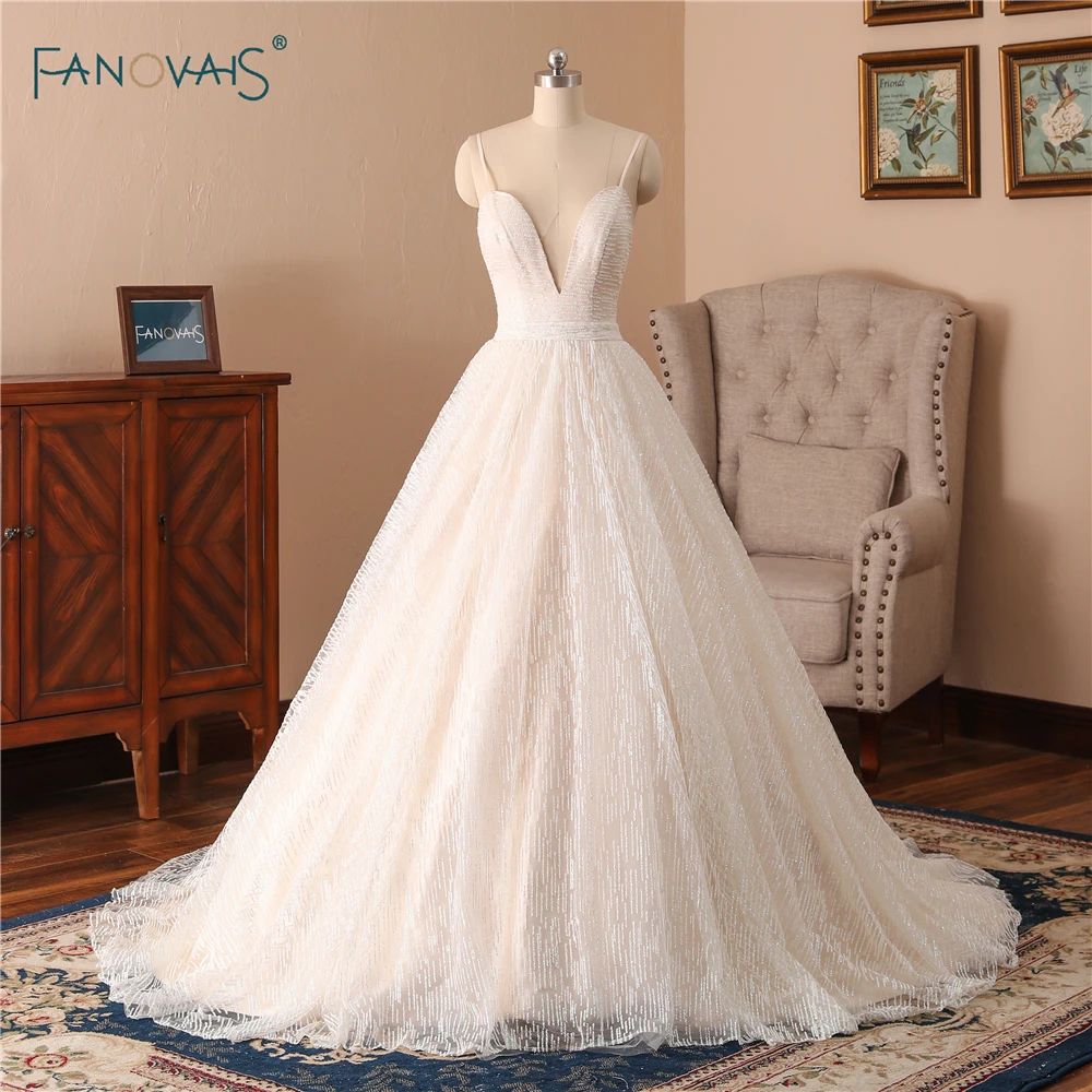 Shiny Wedding Dresses 2020 V Neck Straps Sparkling Lace Wedding Gown Long Vestido de Novia Sweep Train NW30
Shiny Wedding Dresses 2020 V Neck Straps Sparkling Lace Wedding Gown Long Vestido de Novia Sweep Train NW30