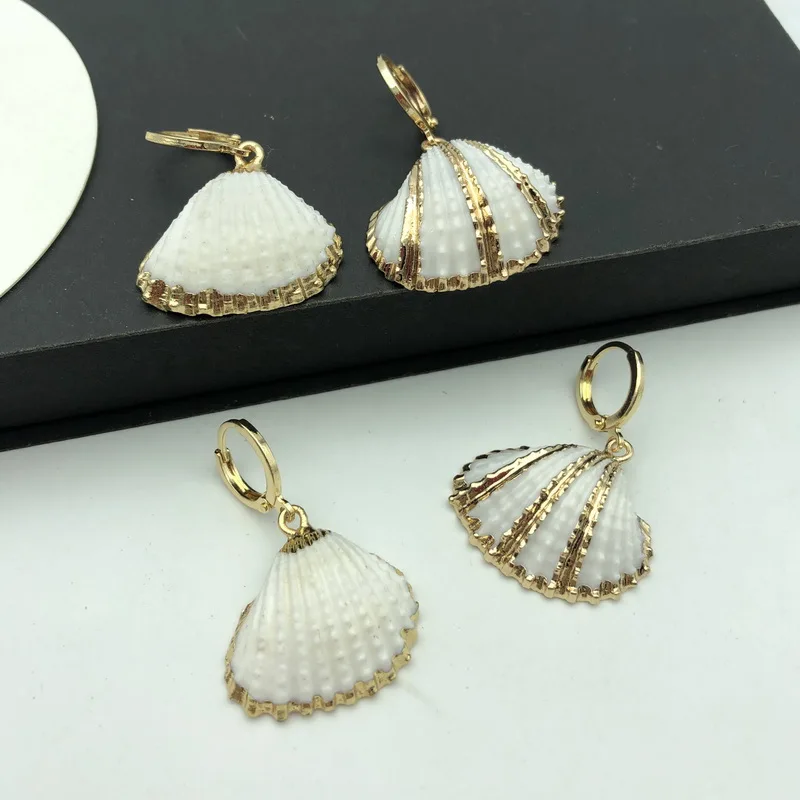 F.J4Z Hot Seashell Earrings Vintage Women Hoop Earrings Nature Cowries Conches Summer Earrings Beach Jewelry Accessories
F.J4Z Hot Seashell Earrings Vintage Women Hoop Earrings Nature Cowries Conches Summer Earrings Beach Jewelry Accessories