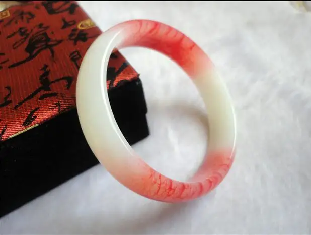 Beautiful Red The heart-pounding step by step dyeing chicken blood Lucky Bangle bracelet