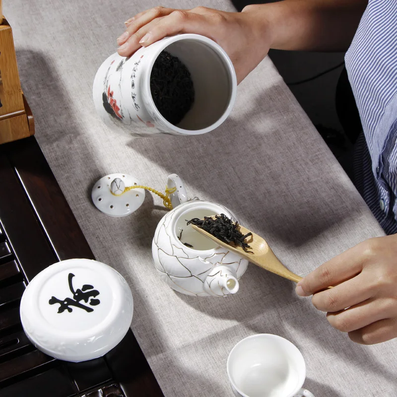 Creative Chinese Teaware Tieguanyin Tea Cans Portable Sealed Storage Jar Spice Nuts Candy Tank Ceramic Canister Home Decorations
Creative Chinese Teaware Tieguanyin Tea Cans Portable Sealed Storage Jar Spice Nuts Candy Tank Ceramic Canister Home Decorations