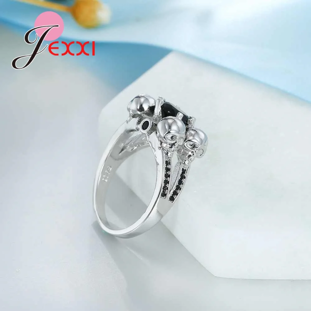 Classic Simple 925 Sterling Silver Ring With Black Cubic Zirconia For Elegant Women Wedding Jewelry New Listed
Classic Simple 925 Sterling Silver Ring With Black Cubic Zirconia For Elegant Women Wedding Jewelry New Listed