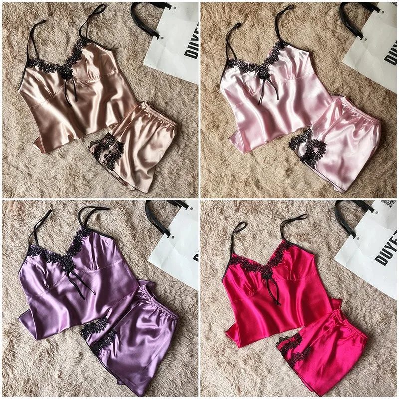 Women Sexy Silk Lace Sleepwear Pure Color Pajama Set Black Lace V-Neck Sleeveless Pyjamas Cute Polyester Shorts Pyjamas
Women Sexy Silk Lace Sleepwear Pure Color Pajama Set Black Lace V-Neck Sleeveless Pyjamas Cute Polyester Shorts Pyjamas