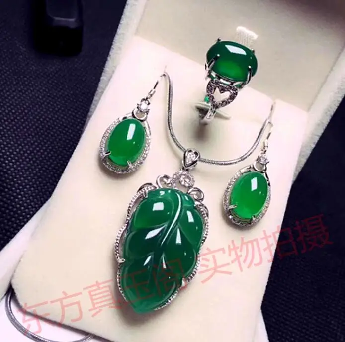 High quality Fine jewelry Chalcedony fine jewelry Natural leaf Jade pendan Boutique Pendant necklace set free shipping
High quality Fine jewelry Chalcedony fine jewelry Natural leaf Jade pendan Boutique Pendant necklace set free shipping