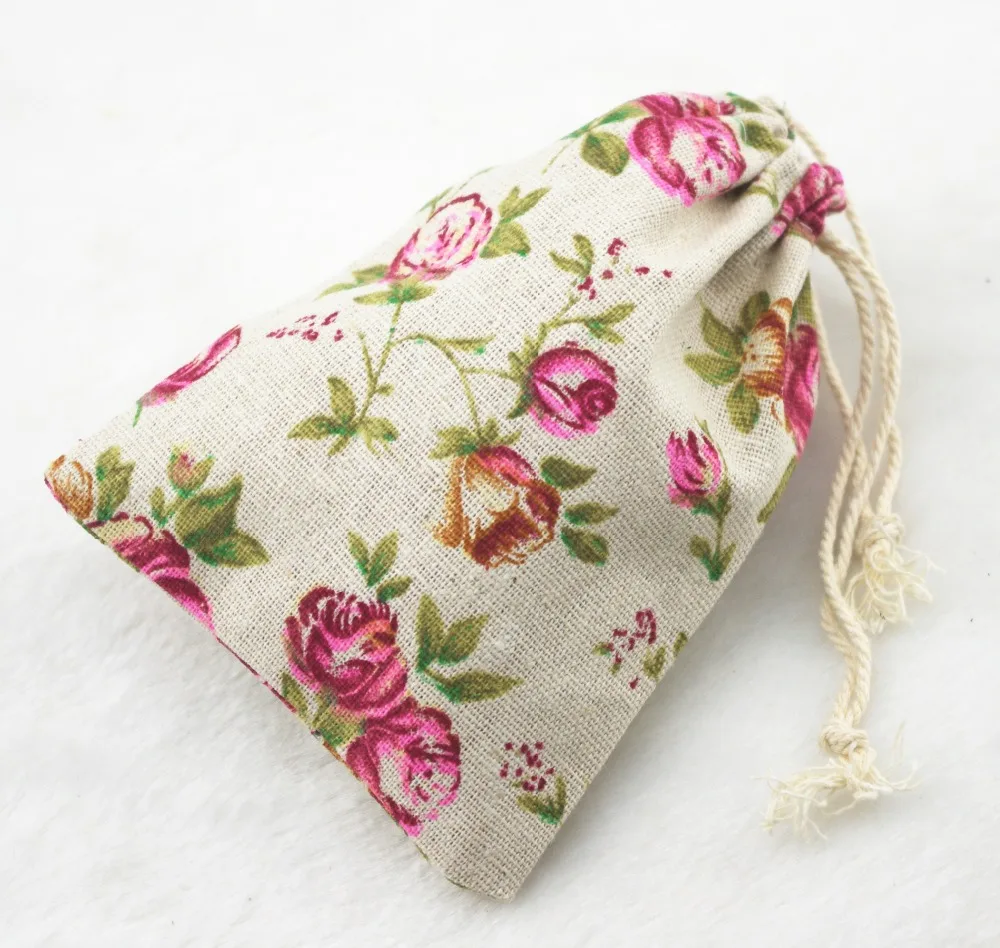 Винтажные хлопковые мешочные сумочки с большой розой, 10 х14 см
Винтажные хлопковые мешочные сумочки с большой розой, 10 х14 см