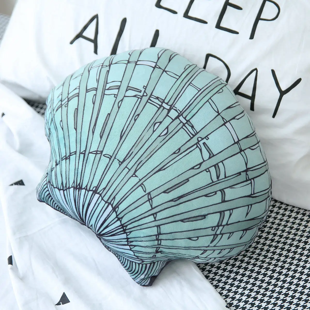 Shell hug cushion Country style decorative camera props, sofa hugs pillow lumbar Vivid beach shells pillow
Shell hug cushion Country style decorative camera props, sofa hugs pillow lumbar Vivid beach shells pillow