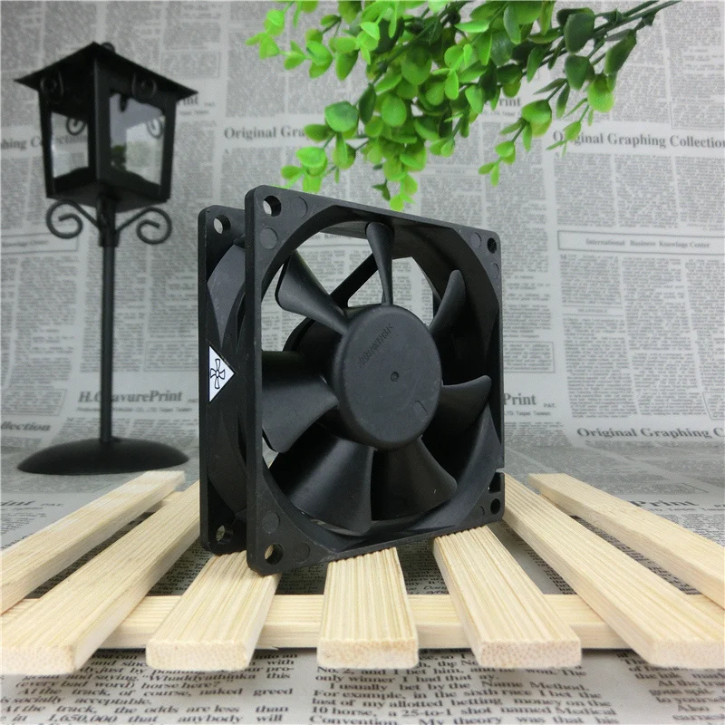 Original Delta 8025 8CM AUC0812D 12V 0.7A 80 * 80 * 25mm 4Pin fan speed wind capacity
Original Delta 8025 8CM AUC0812D 12V 0.7A 80 * 80 * 25mm 4Pin fan speed wind capacity