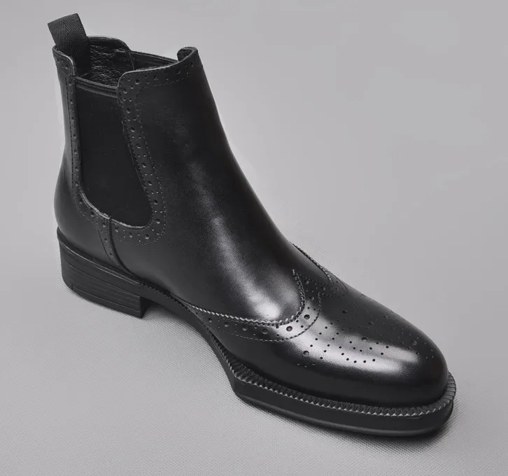Hot Sale Men Round Toes Black Carved Genuine Leather Elastic Ankle Boots Men Chunky Heel Thick Bottom Youth Martin Boots
Hot Sale Men Round Toes Black Carved Genuine Leather Elastic Ankle Boots Men Chunky Heel Thick Bottom Youth Martin Boots