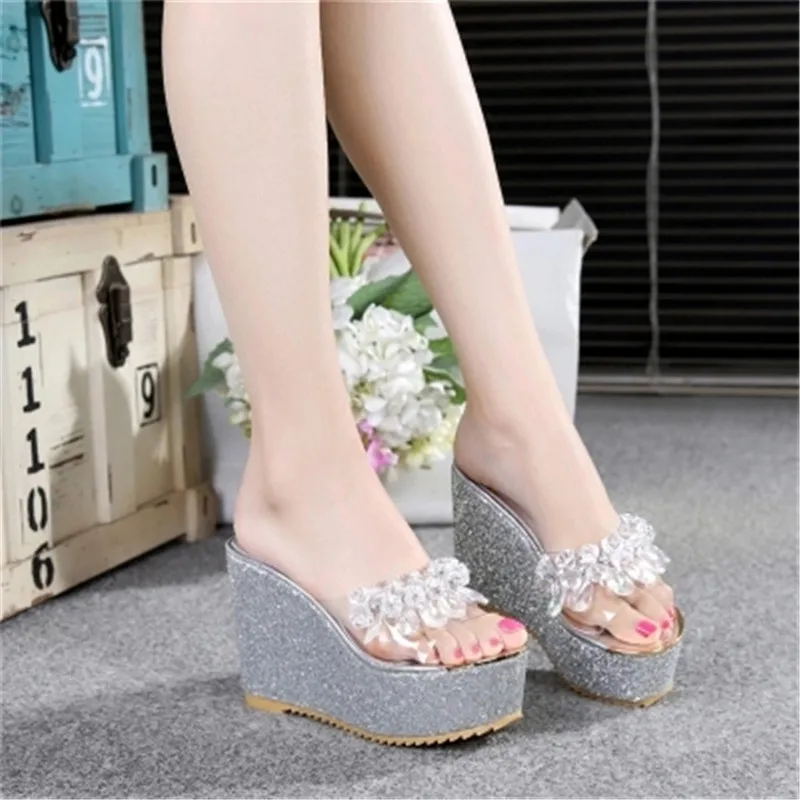 WADNASO Women Platform Shoes Woman Summer Slippers Female Slides Fashion Rivet Elegant High Heels Wedges Ladies Shoes
WADNASO Women Platform Shoes Woman Summer Slippers Female Slides Fashion Rivet Elegant High Heels Wedges Ladies Shoes