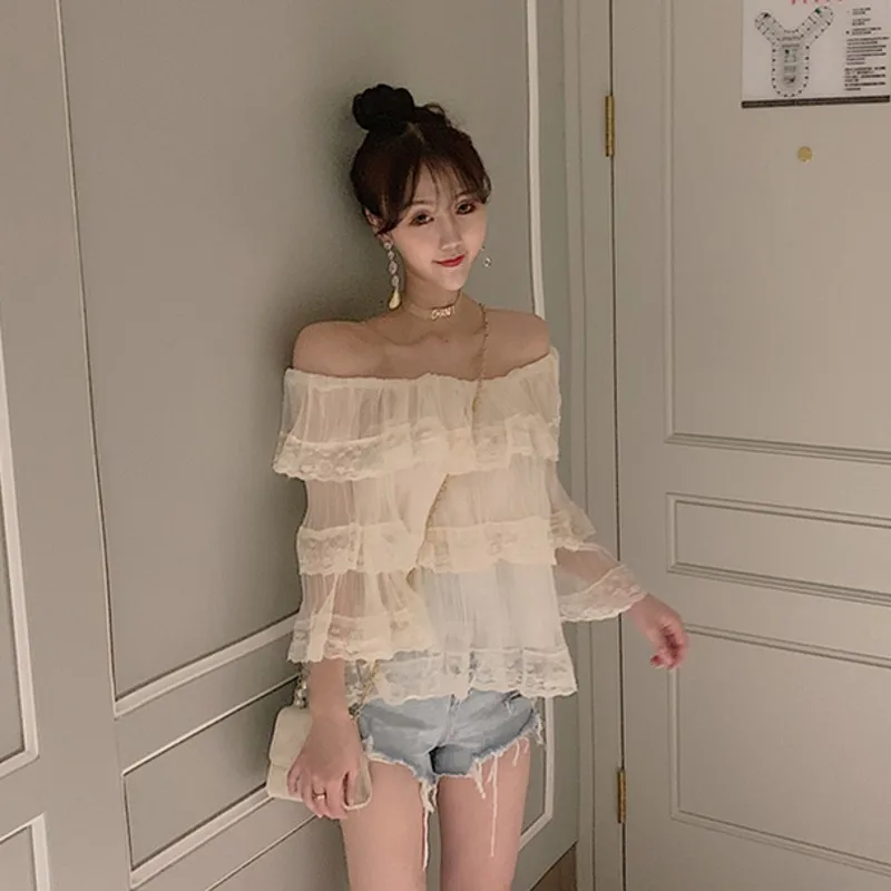 Women Off Shoulder Lace Stitching Blouse Tops White Long Flare Sleeves Slash Neck Flared Shirt Female Elegant Work Blouses
Women Off Shoulder Lace Stitching Blouse Tops White Long Flare Sleeves Slash Neck Flared Shirt Female Elegant Work Blouses