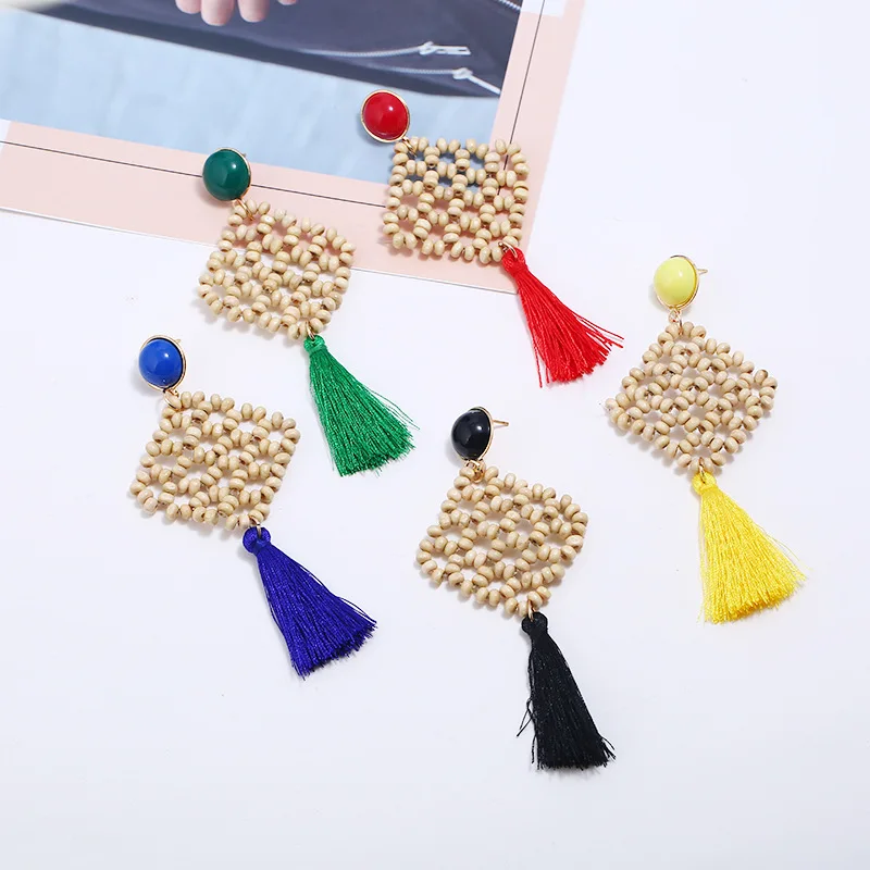 Fashion Exquisite Small Wooden Beads Woven Cutout Square Earrings Personality Creative Women's Wire Tassel Pendant Earrings
Fashion Exquisite Small Wooden Beads Woven Cutout Square Earrings Personality Creative Women's Wire Tassel Pendant Earrings