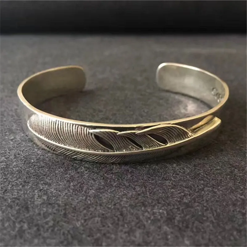 Indian Sterling Silver 925 Feather Cuff Bracelet For Men Thick Band Male Bangle Oxide Thai Silver Fashion Cool Men Jewelry Gifts
Indian Sterling Silver 925 Feather Cuff Bracelet For Men Thick Band Male Bangle Oxide Thai Silver Fashion Cool Men Jewelry Gifts