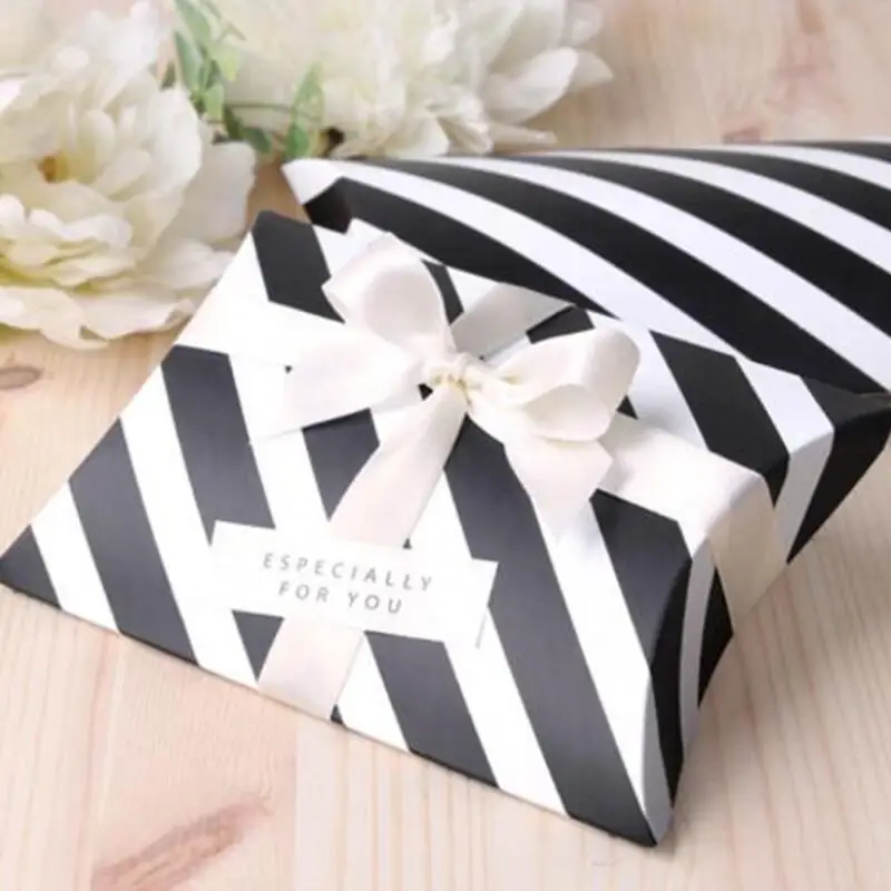 20pcs/lot Black Pillow Shape Box Birthday Party Halloween Candy Box Wedding Gift Box Baking Cakes Boxes Without Ribbon and Tag
20pcs/lot Black Pillow Shape Box Birthday Party Halloween Candy Box Wedding Gift Box Baking Cakes Boxes Without Ribbon and Tag