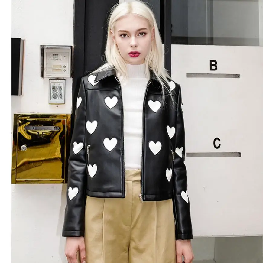 2020 fashion brand short style love circle stitching pu leather jackets female elegant balck long sleeve leather jacket wj2831
2020 fashion brand short style love circle stitching pu leather jackets female elegant balck long sleeve leather jacket wj2831
