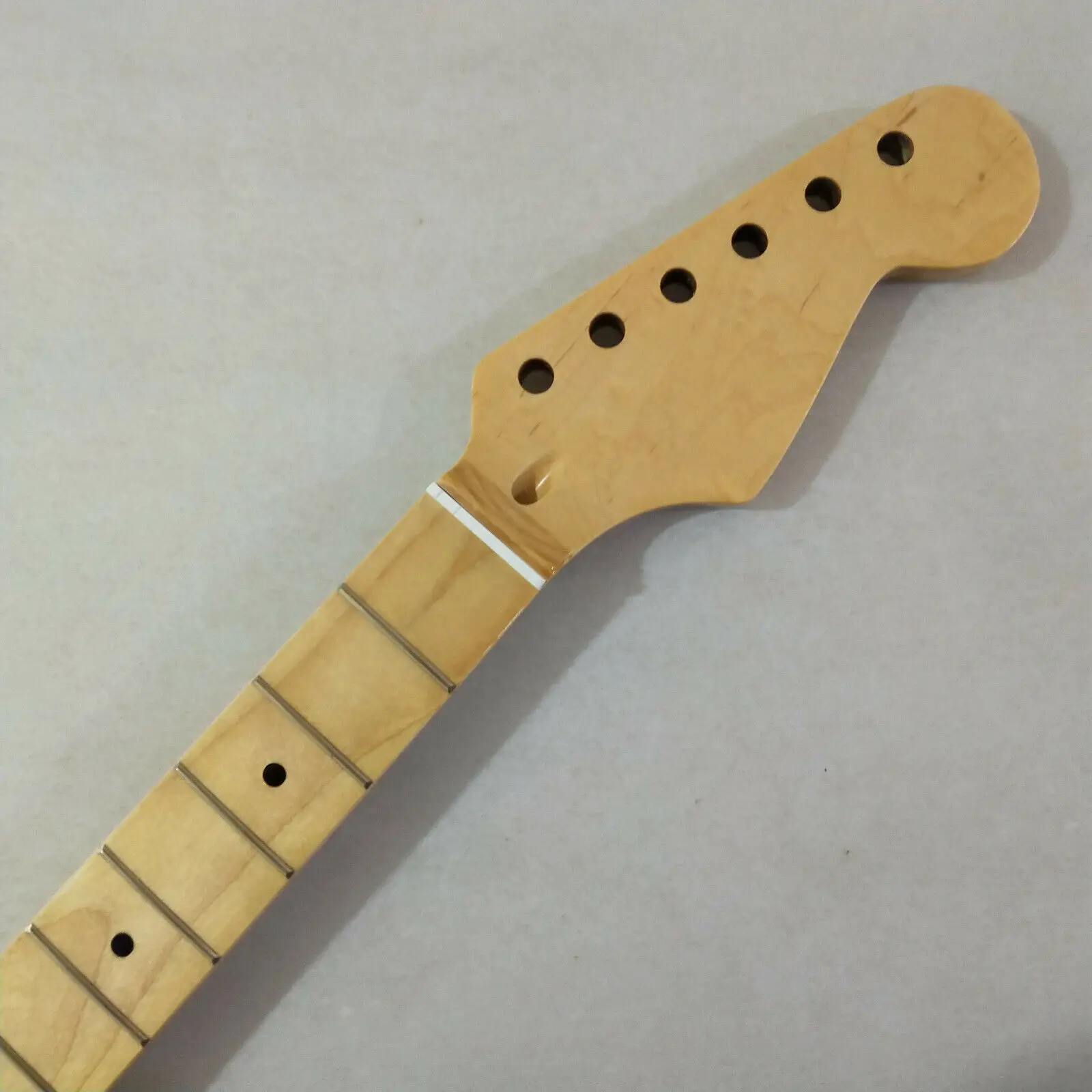 JI YIN 22 frets Maple Neck Maple Fingerboard for ST style Electric Guitar neck Gloss
JI YIN 22 frets Maple Neck Maple Fingerboard for ST style Electric Guitar neck Gloss