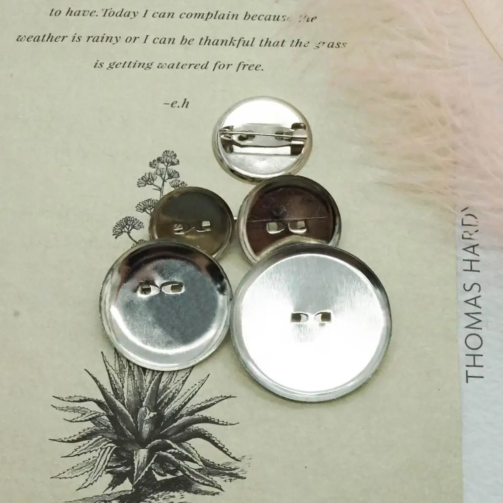 30pcs/lot 20 25 30 35mm Round Brooch Clasps Pin Disk Base Pad Bezel Blank Trays with Brooch Pins Cameo Cabochon Base Setting
30pcs/lot 20 25 30 35mm Round Brooch Clasps Pin Disk Base Pad Bezel Blank Trays with Brooch Pins Cameo Cabochon Base Setting