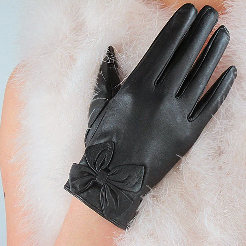 Leather Gloves Fashion Ladies Pure Sheepskin Black Silky Lined Bow Elegant Female Models TB50
Leather Gloves Fashion Ladies Pure Sheepskin Black Silky Lined Bow Elegant Female Models TB50