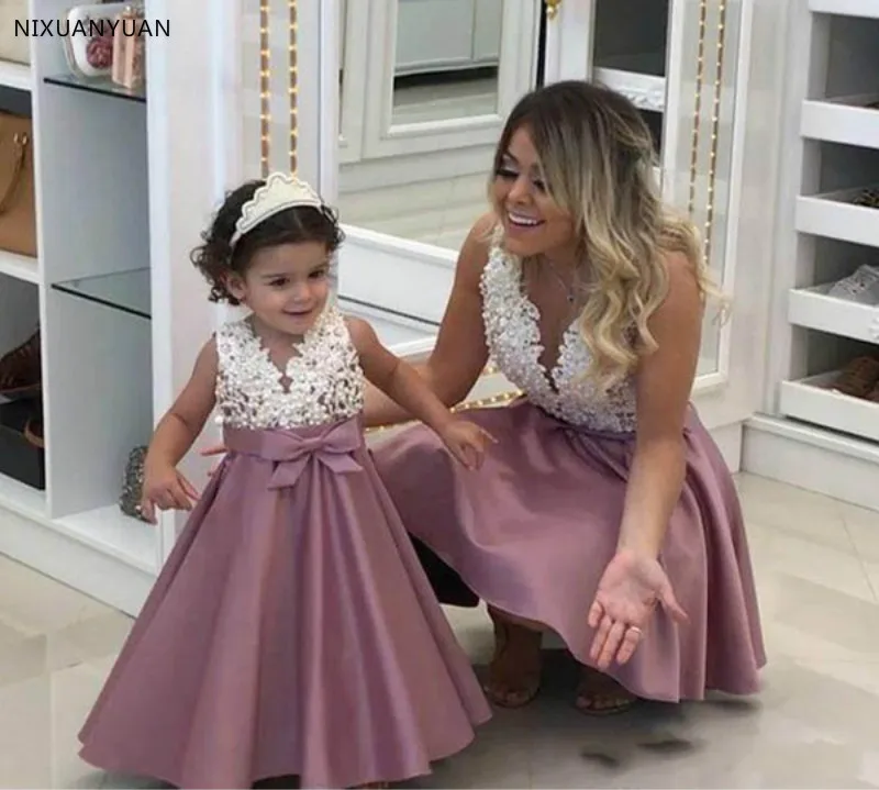 Sexy Short Prom Dresses 2021 Dusty Pearls V-Neck Sleeveless Prom Wedding Party Gowns Vestido festa Soriee Mother Daughter Dress
Sexy Short Prom Dresses 2021 Dusty Pearls V-Neck Sleeveless Prom Wedding Party Gowns Vestido festa Soriee Mother Daughter Dress