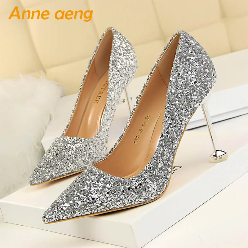 2019 New Spring/Autummn Women Pumps High Thin Heel Pointed Toe Sexy Ladies Bling Bridal Wedding Women Shoes Silver High Heels
2019 New Spring/Autummn Women Pumps High Thin Heel Pointed Toe Sexy Ladies Bling Bridal Wedding Women Shoes Silver High Heels