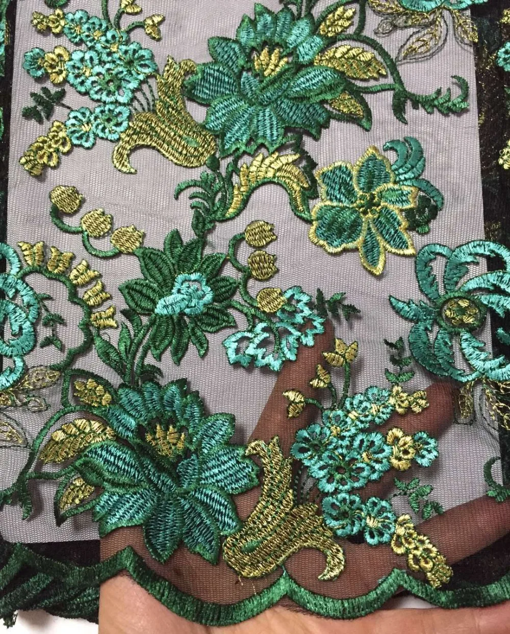 Milylace hot selling nigerian lace fabric african embroidery lace fabric high quality french tulle lace fabric for dress CDW-152
Milylace hot selling nigerian lace fabric african embroidery lace fabric high quality french tulle lace fabric for dress CDW-152