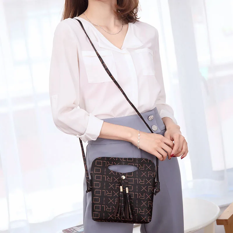 Small PU Leather Shoulder Portable Handbag Crossbody Mobilephone Bag with Tassel Ladies Bucket Bag FA$1
Small PU Leather Shoulder Portable Handbag Crossbody Mobilephone Bag with Tassel Ladies Bucket Bag FA$1