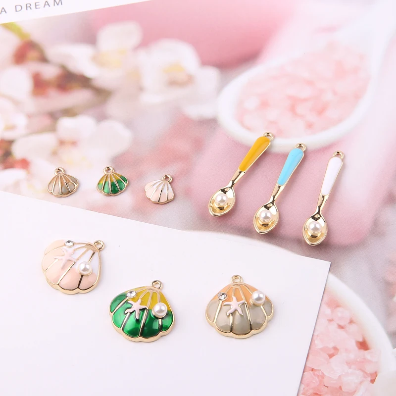 10pcs Pearl Seashell Spoon Enamel Charms Oil Drop Seashell Metal Pendants Charms Floating Earrings DIY Jewelry Accessories FX014
10pcs Pearl Seashell Spoon Enamel Charms Oil Drop Seashell Metal Pendants Charms Floating Earrings DIY Jewelry Accessories FX014