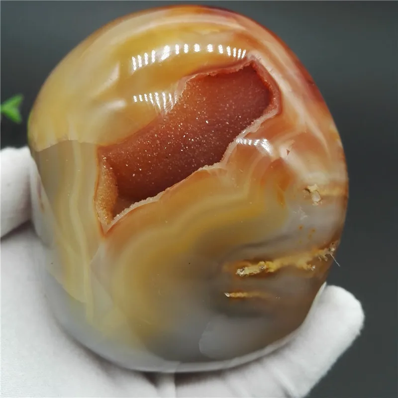 Natural Stone Red Agate Hole Chakra Healing Reiki Stone Carving Crafts From Madagascar 795g
Natural Stone Red Agate Hole Chakra Healing Reiki Stone Carving Crafts From Madagascar 795g