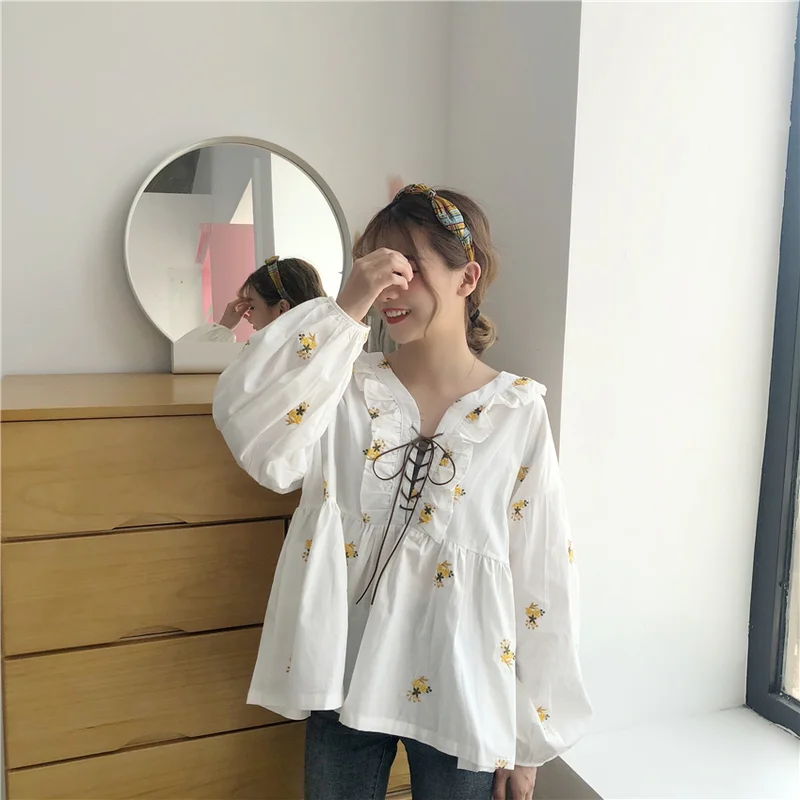 Women's Clothing sweet full puff sleeve v-neck print bow loose Spring and autumn style Korean ladies tops fashion brand Shirts
Women's Clothing sweet full puff sleeve v-neck print bow loose Spring and autumn style Korean ladies tops fashion brand Shirts