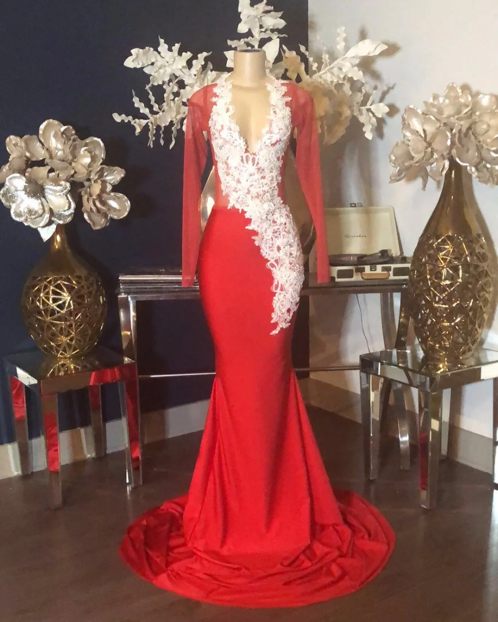 Elegant Red Mermaid Prom Dresses 2022 Deep V-neck White Beaded Appliques Lace See Through Top Long Sleeve Prom Dress
Elegant Red Mermaid Prom Dresses 2022 Deep V-neck White Beaded Appliques Lace See Through Top Long Sleeve Prom Dress