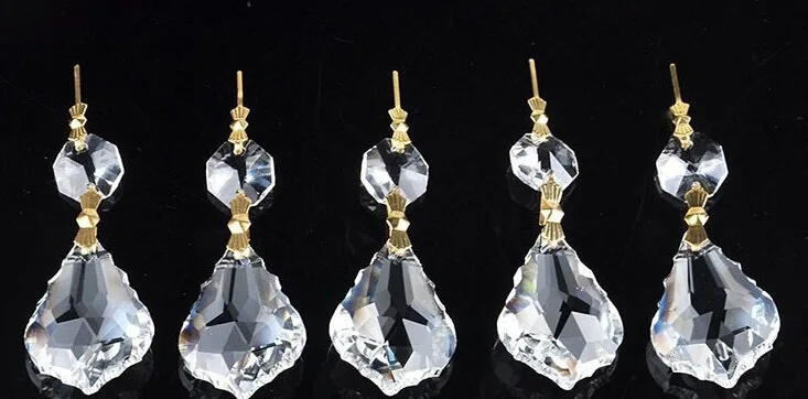 30pcs clear crystal garland strands for wedding decoration table chandelier pendant with gold bow tie connectors
30pcs clear crystal garland strands for wedding decoration table chandelier pendant with gold bow tie connectors