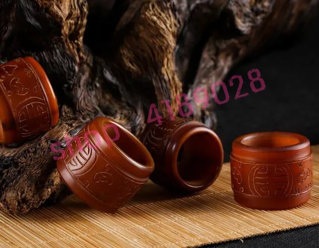Natural gold thread yak horn, carved cloud Fu ring finger / ring, exquisite bone carving crafts.
Natural gold thread yak horn, carved cloud Fu ring finger / ring, exquisite bone carving crafts.