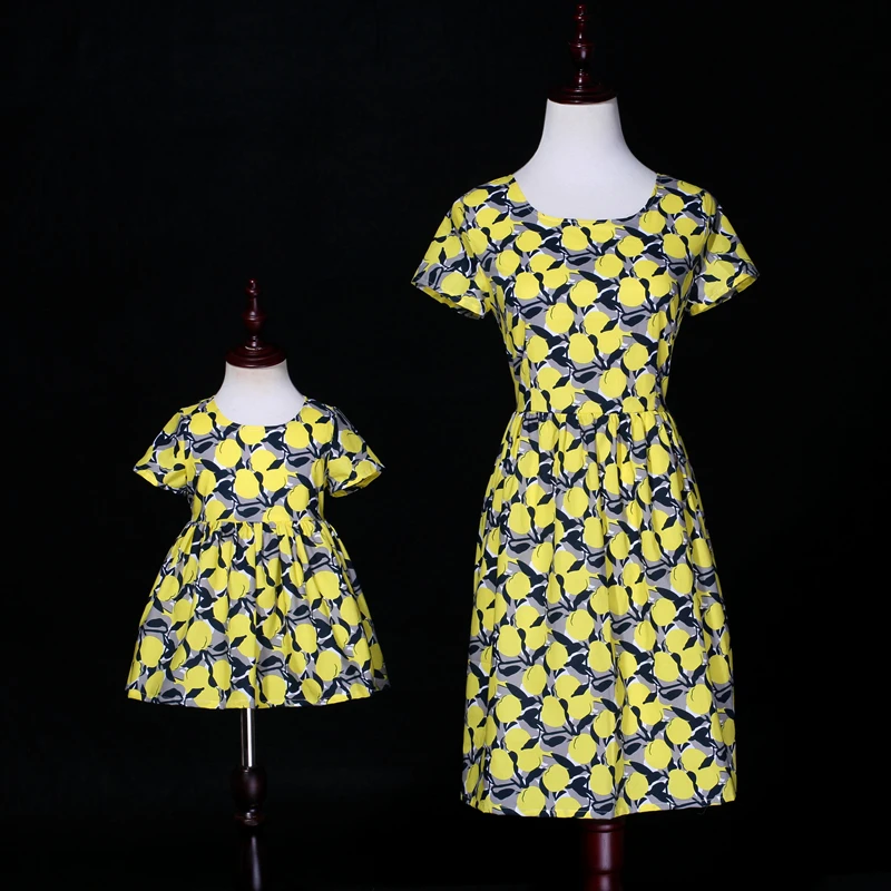 Summer children girl lemon print dress cotton family clothing mini me kids mom girls casual dress mother daughter matching dress
Summer children girl lemon print dress cotton family clothing mini me kids mom girls casual dress mother daughter matching dress